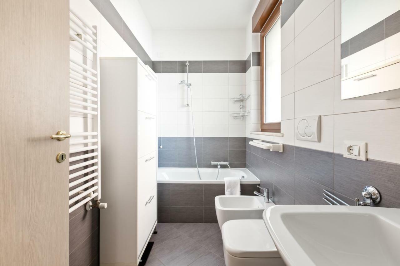 Corsica Huge Terrace Flats Apartment Milano Exterior foto